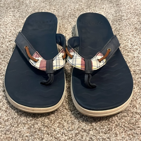 Women’s Sperry Flip Flops - Picture 2 of 4
